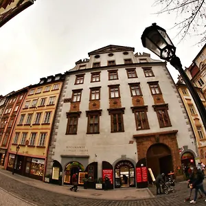 Homer - Old Town Square Хостел Прага