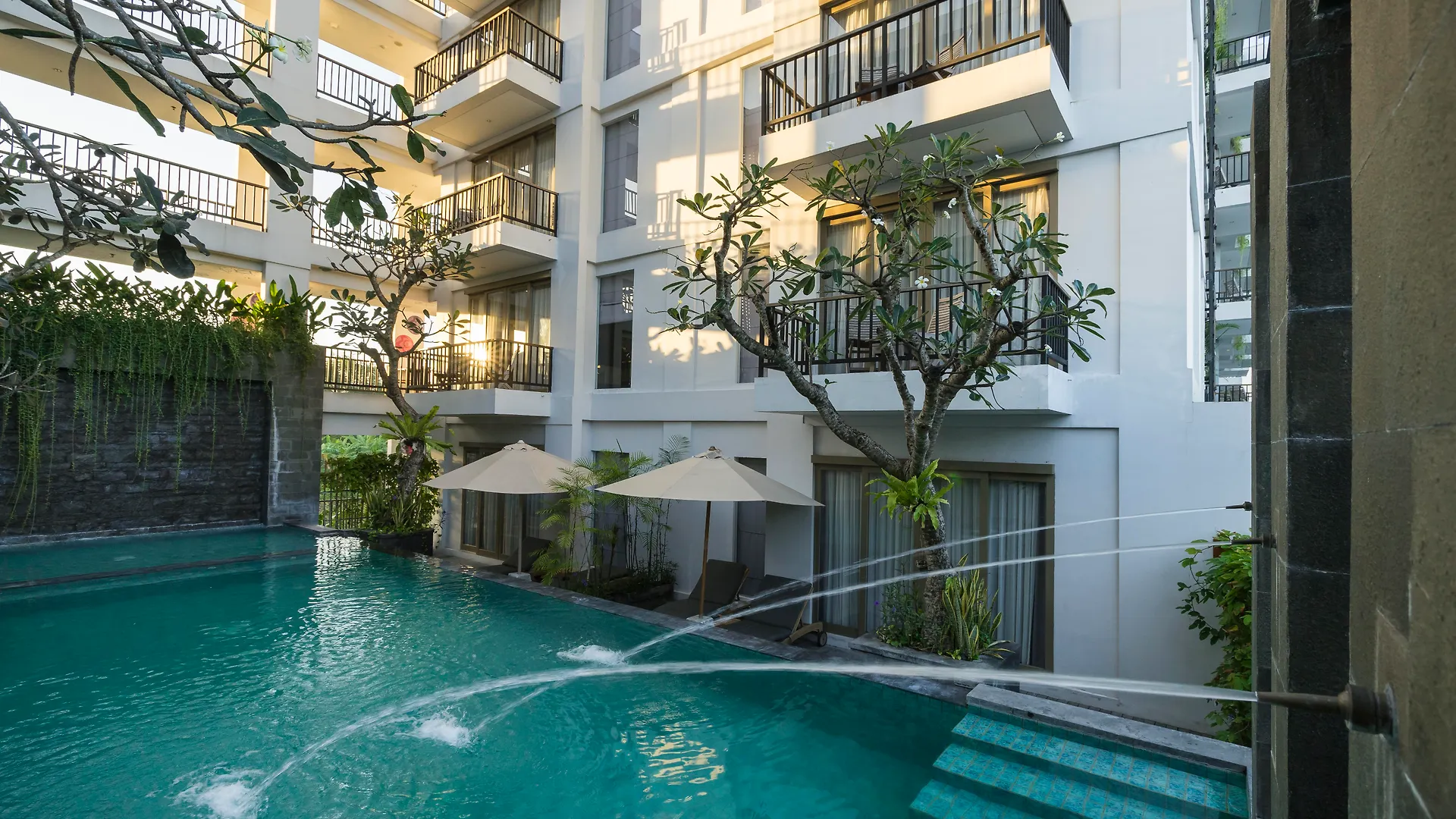 Отель D'Primahotel Petitenget Seminyak 2