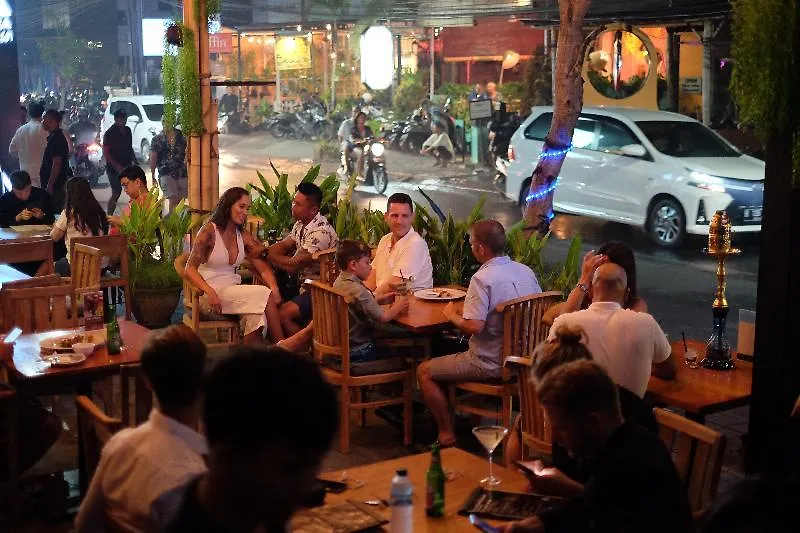 D'Primahotel Petitenget Seminyak 2 Отель Семиньяк